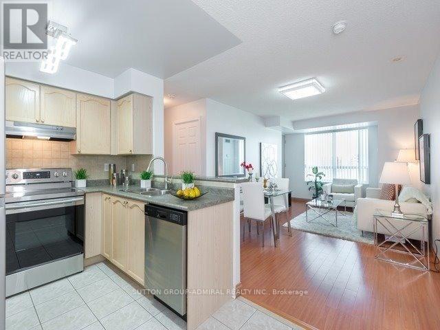 1015 - 39 Oneida Crescent, Richmond Hill, Ontario  L4B 4T9 - Photo 5 - N12476198