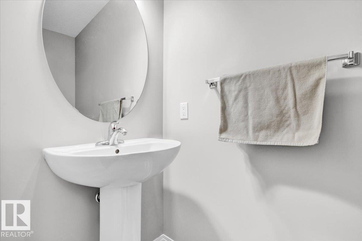 745 Eagleson Cr Nw, Edmonton, Alberta  T6M 0V2 - Photo 6 - E4457931