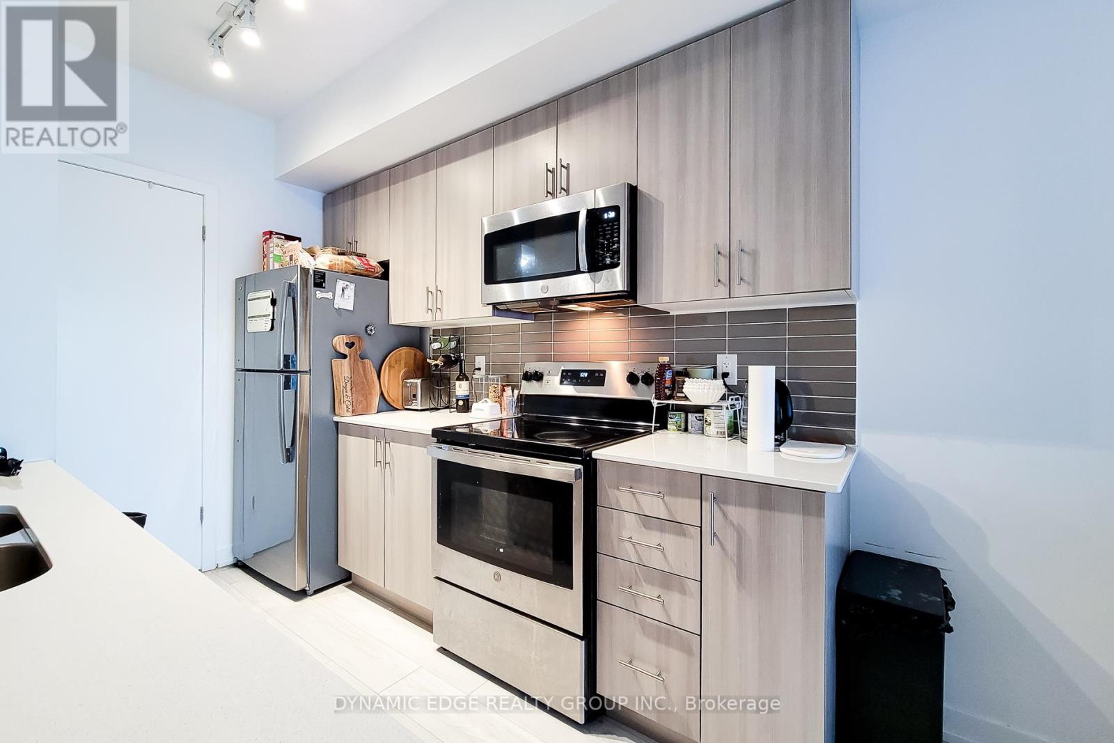 312 - 550 North Service Road, Grimsby (Grimsby Beach), Ontario  L3M 4E8 - Photo 20 - X12476007