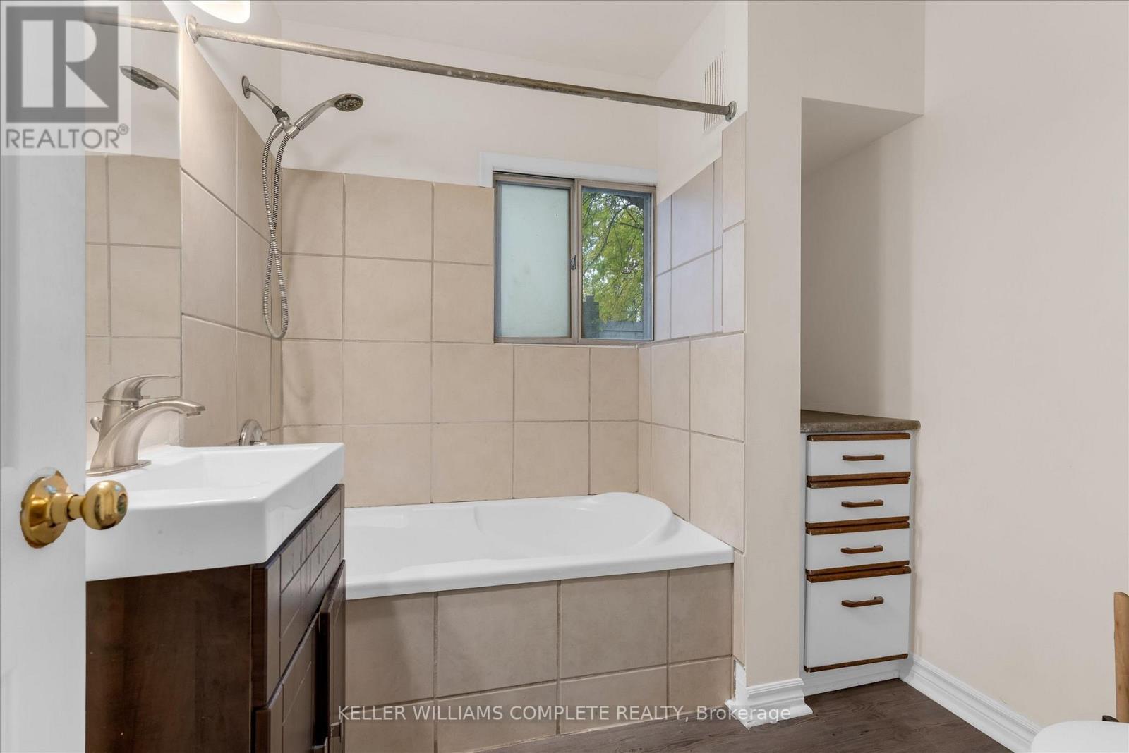62 Bond Street, Kitchener, Ontario  N2H 4S5 - Photo 12 - X12476095