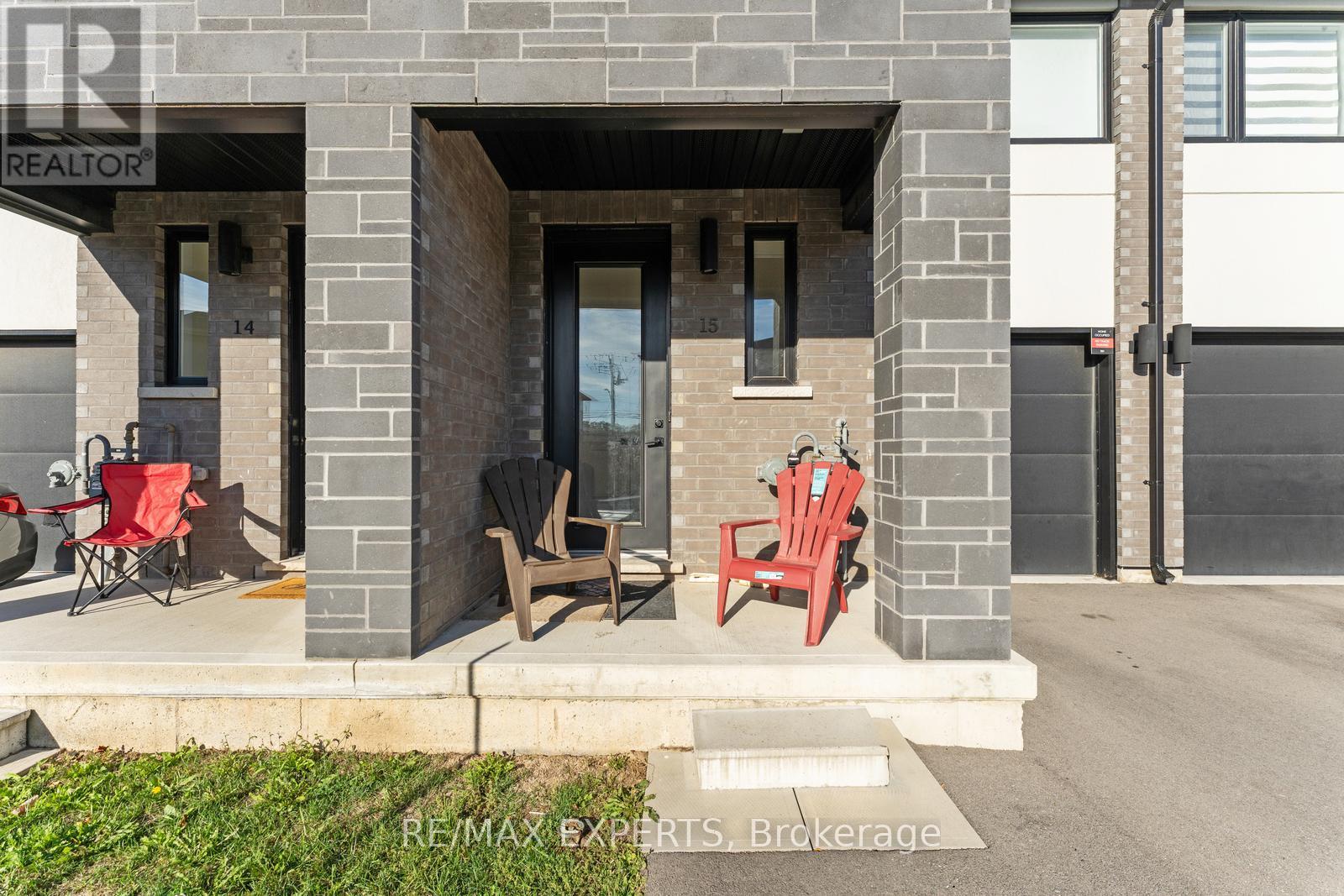 15 - 166 Mount Albion Road, Hamilton (Red Hill), Ontario  L8K 5S8 - Photo 3 - X12476107