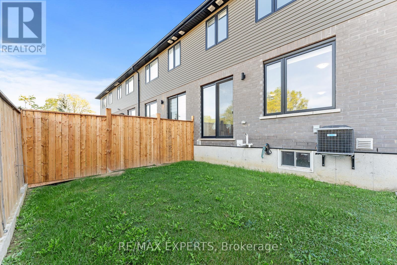 15 - 166 Mount Albion Road, Hamilton (Red Hill), Ontario  L8K 5S8 - Photo 32 - X12476107