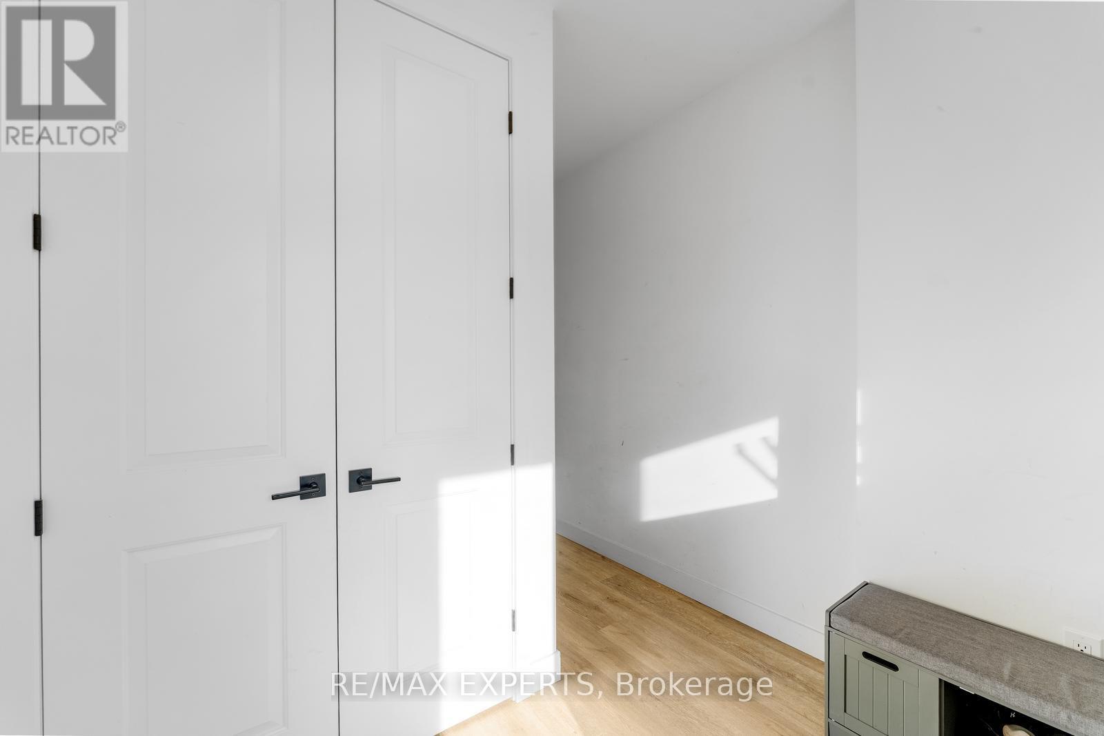 15 - 166 Mount Albion Road, Hamilton (Red Hill), Ontario  L8K 5S8 - Photo 4 - X12476107