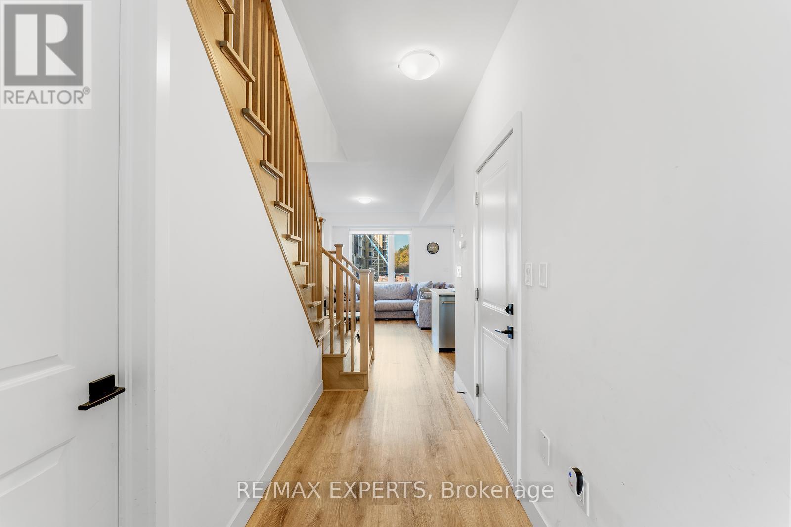 15 - 166 Mount Albion Road, Hamilton (Red Hill), Ontario  L8K 5S8 - Photo 6 - X12476107