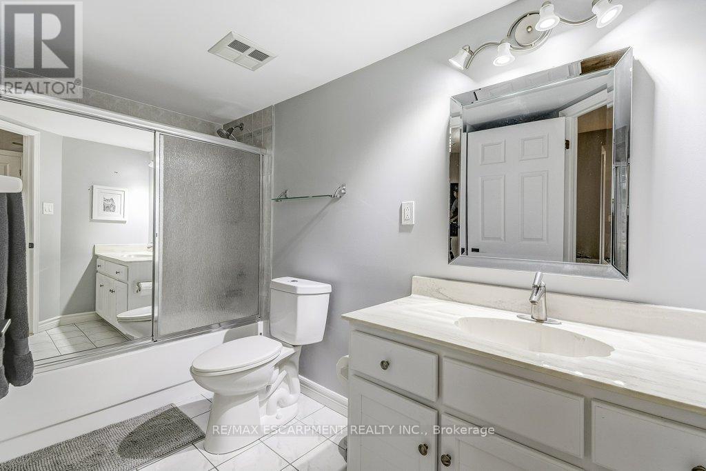 9d - 67 Caroline Street, Hamilton (Durand), Ontario  L8P 3K8 - Photo 34 - X12476116