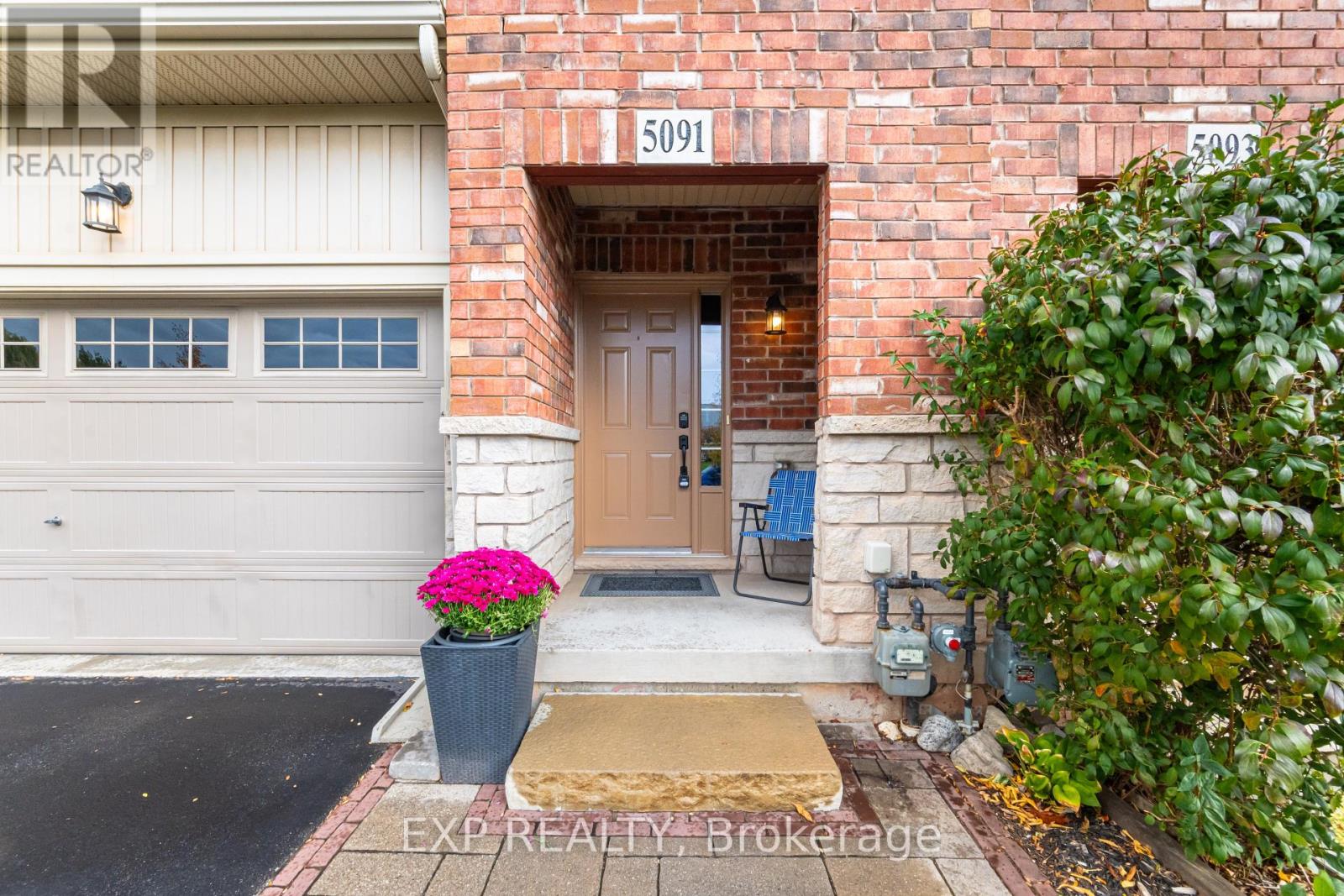 5091 Alyssa Drive, Lincoln (Beamsville), Ontario  L0R 1B2 - Photo 3 - X12476121