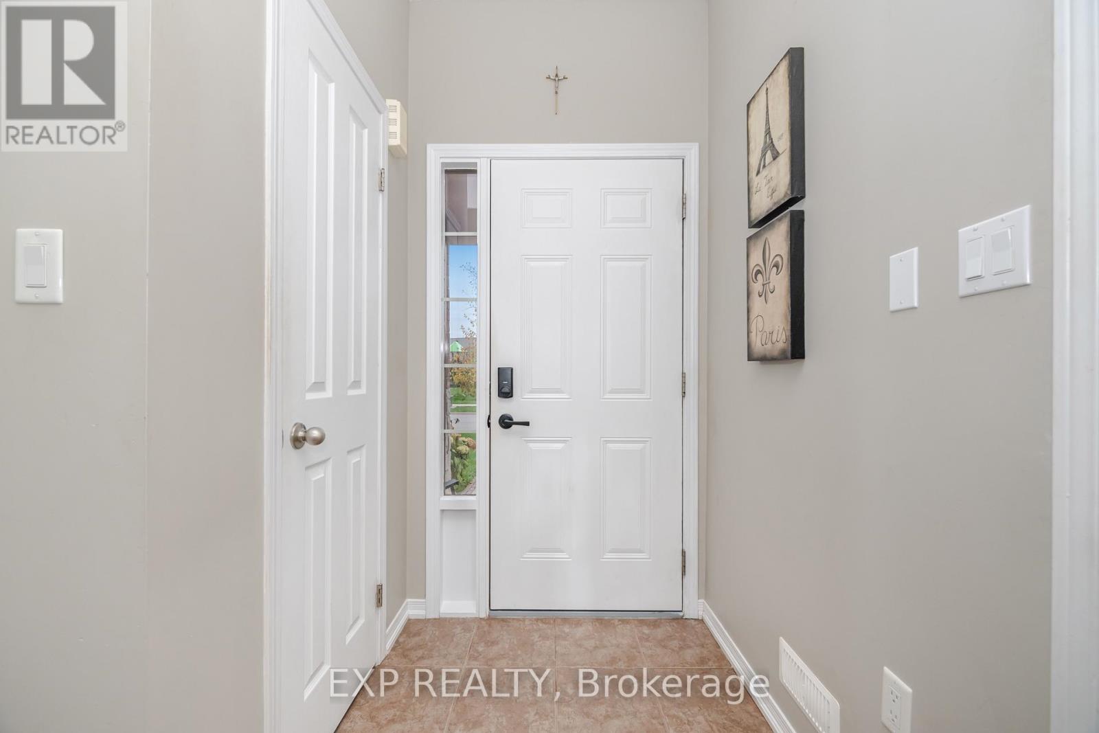 5091 Alyssa Drive, Lincoln (Beamsville), Ontario  L0R 1B2 - Photo 4 - X12476121