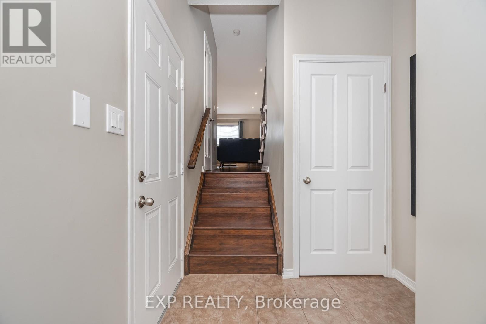 5091 Alyssa Drive, Lincoln (Beamsville), Ontario  L0R 1B2 - Photo 5 - X12476121