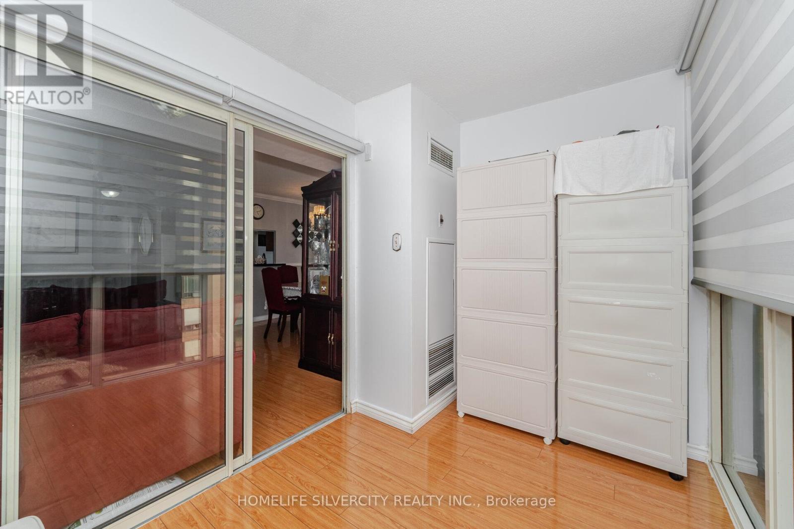 510 - 285 Enfield Place, Mississauga, Ontario  L5B 3Y6 - Photo 21 - W12476151
