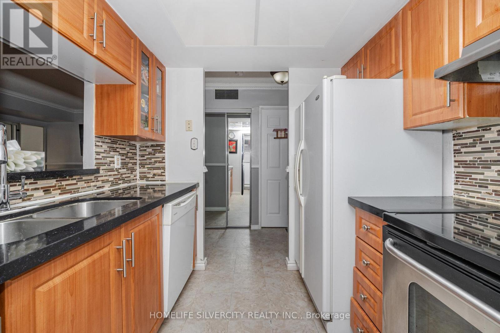 510 - 285 Enfield Place, Mississauga, Ontario  L5B 3Y6 - Photo 8 - W12476151