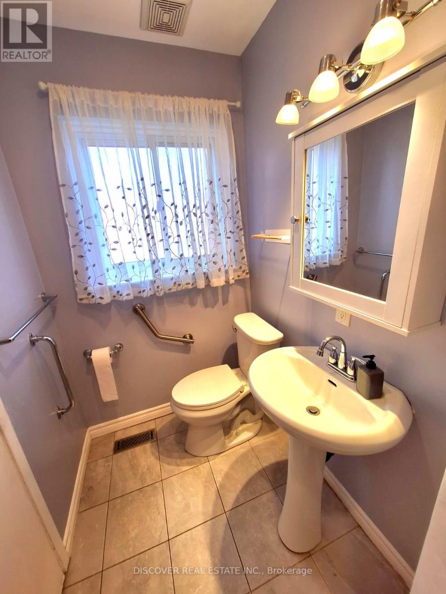783 Bloor Street, Mississauga, Ontario  L4Y 2M7 - Photo 17 - W12475404