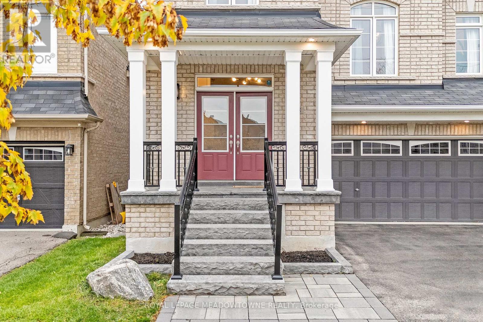 418 Cedar Hedge Road, Milton, Ontario  L9T 8T6 - Photo 3 - W12476157