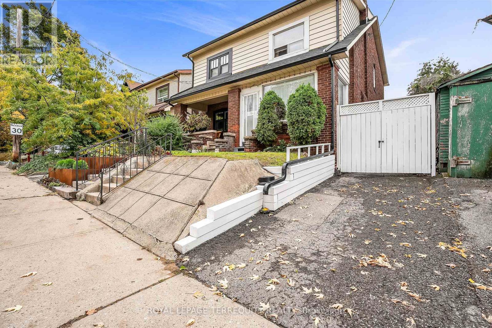 59 Abbott Avenue, Toronto, Ontario  M6P 1H3 - Photo 27 - W12476161