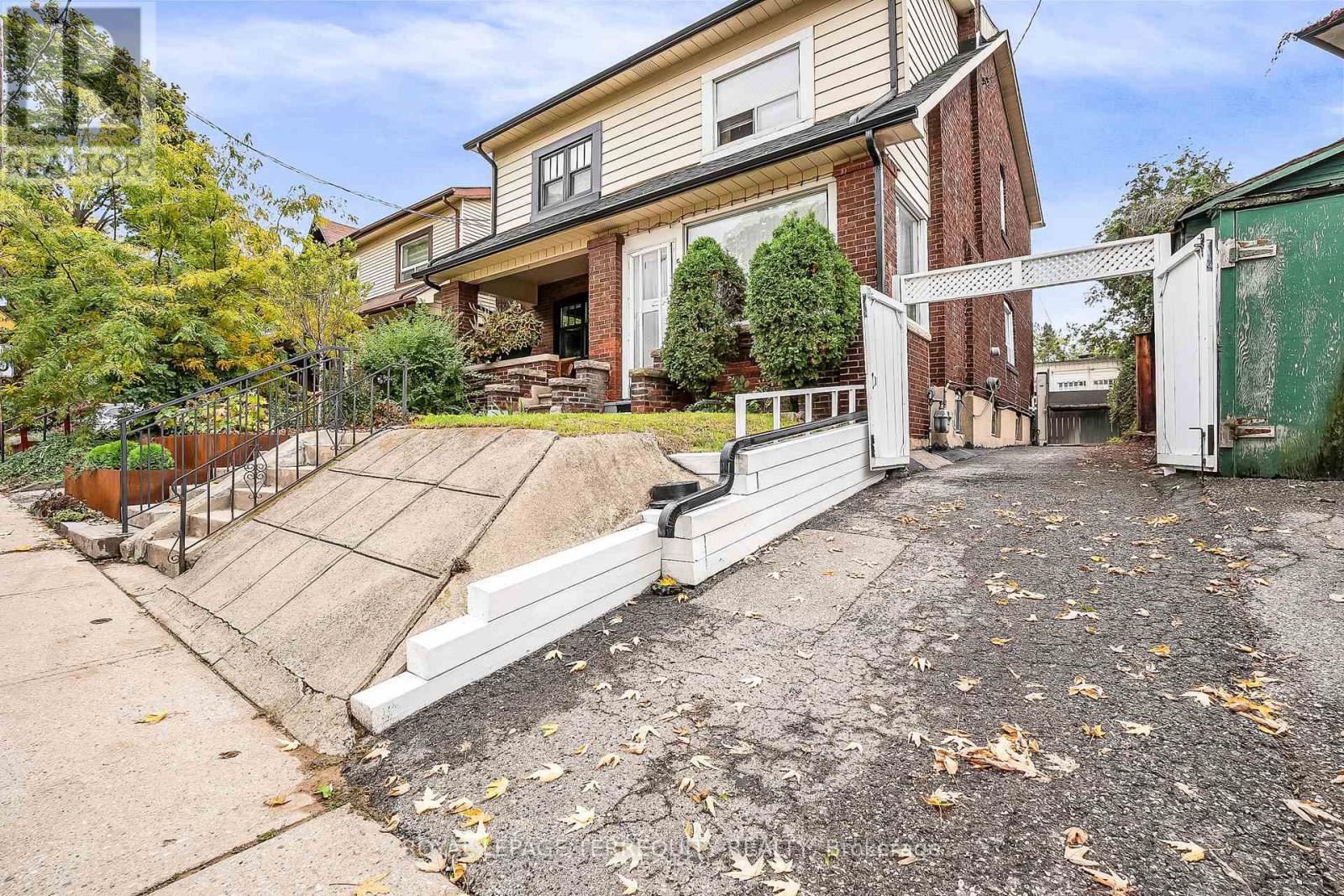 59 Abbott Avenue, Toronto, Ontario  M6P 1H3 - Photo 28 - W12476161