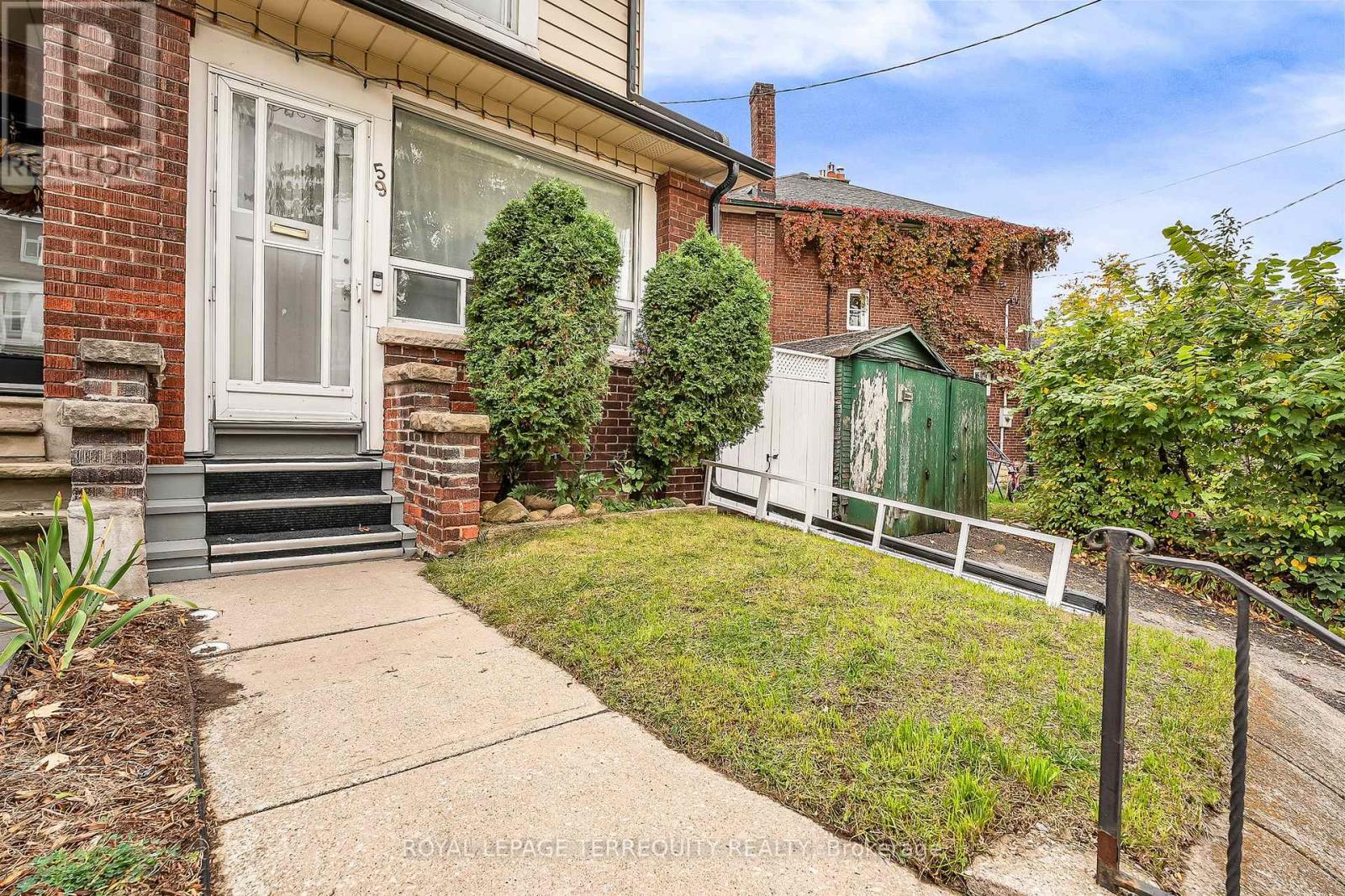 59 Abbott Avenue, Toronto, Ontario  M6P 1H3 - Photo 3 - W12476161