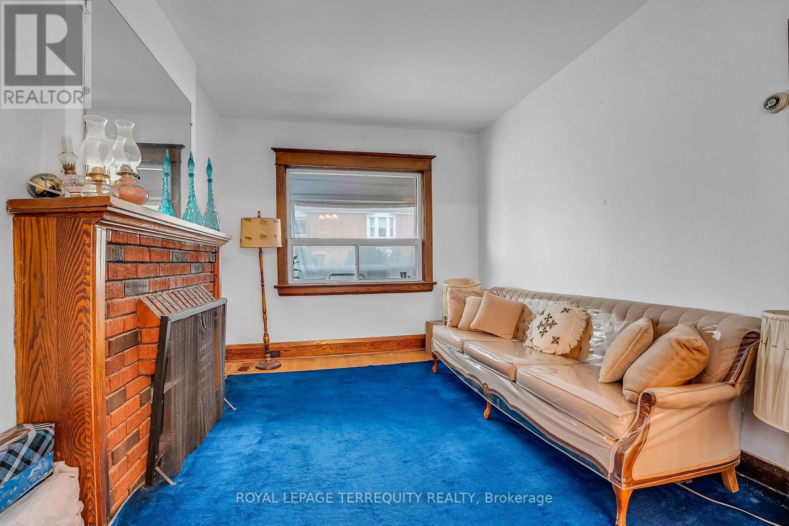 59 Abbott Avenue, Toronto, Ontario  M6P 1H3 - Photo 6 - W12476161
