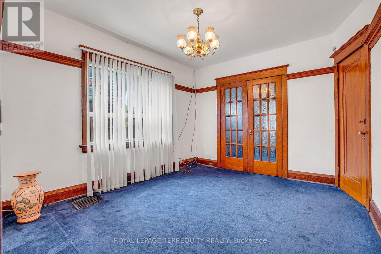 59 Abbott Avenue, Toronto, Ontario  M6P 1H3 - Photo 9 - W12476161