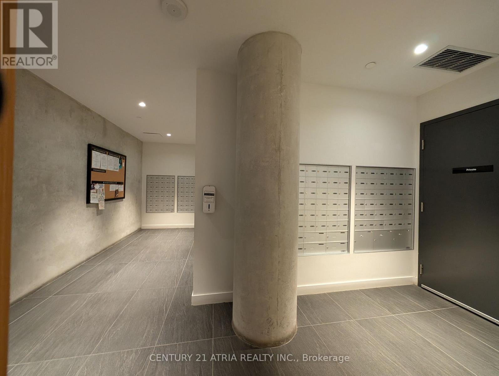 624 - 160 Flemington Road E, Toronto, Ontario  M6A 2P4 - Photo 8 - W12476180