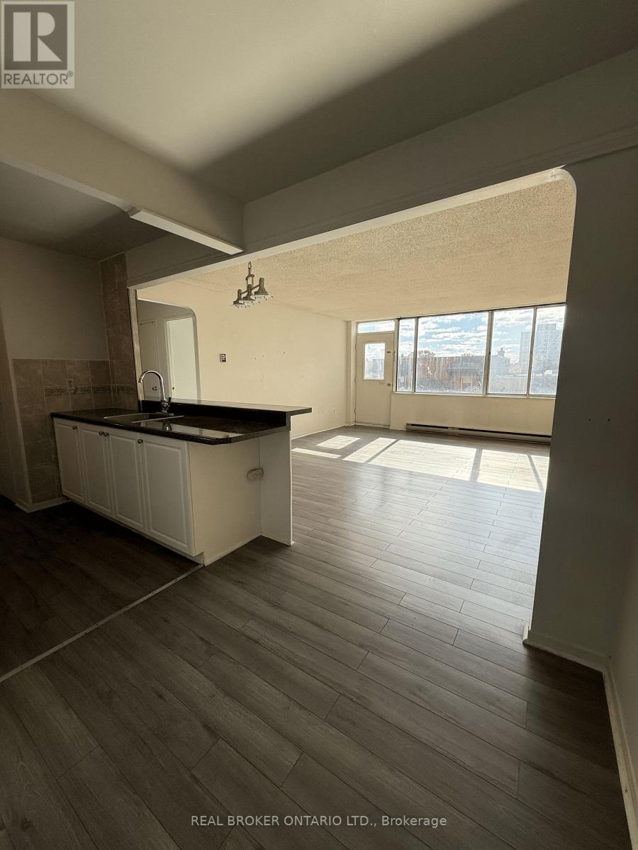 306 - 1011 Dufferin Street, Toronto, Ontario  M6H 4B5 - Photo 3 - W12476199