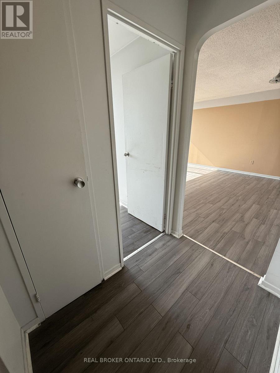 306 - 1011 Dufferin Street, Toronto, Ontario  M6H 4B5 - Photo 7 - W12476199