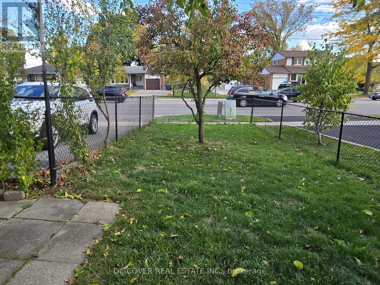 783 Bloor Street, Mississauga, Ontario  L4Y 2M7 - Photo 4 - W12475404