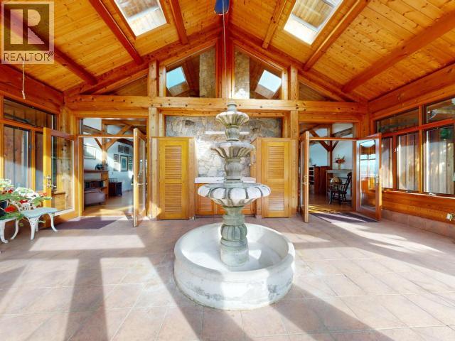 10032 Leslie Road, Powell River, British Columbia   - Photo 18 - 19389