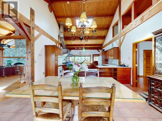 10032 Leslie Road, Powell River, British Columbia   - Photo 19 - 19389