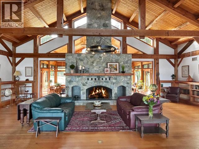 10032 Leslie Road, Powell River, British Columbia   - Photo 3 - 19389