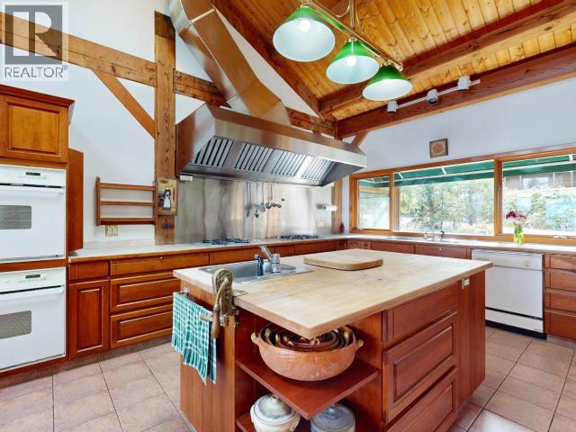 10032 Leslie Road, Powell River, British Columbia   - Photo 23 - 19389
