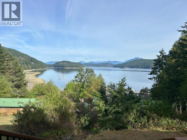 10032 Leslie Road, Powell River, British Columbia   - Photo 12 - 19389