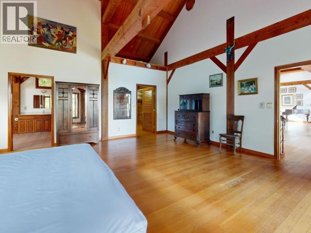 10032 Leslie Road, Powell River, British Columbia   - Photo 39 - 19389