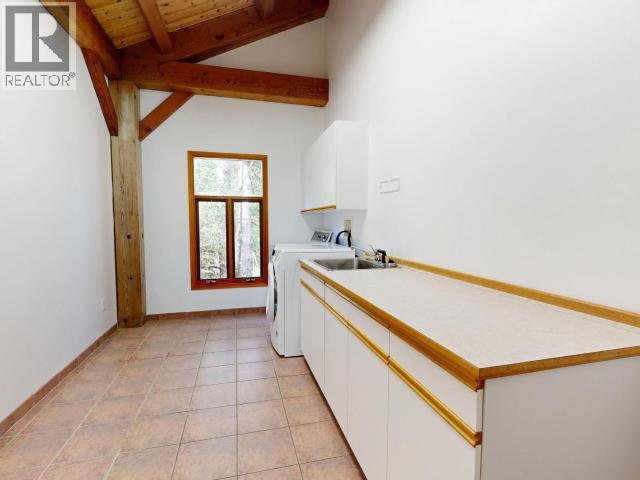 10032 Leslie Road, Powell River, British Columbia   - Photo 42 - 19389