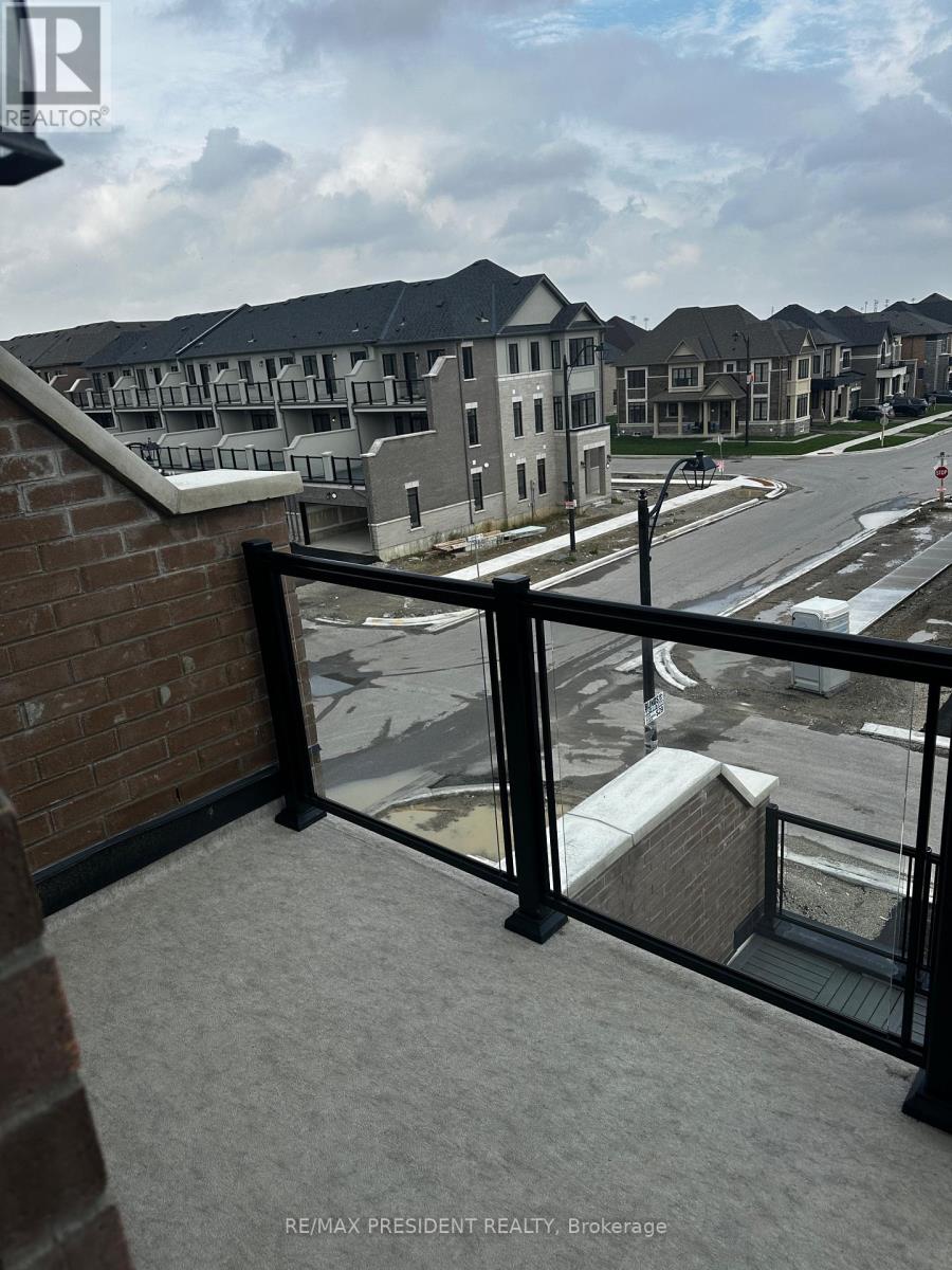 98 Claremont Road, Brampton, Ontario  L6R 4E6 - Photo 16 - W12474760
