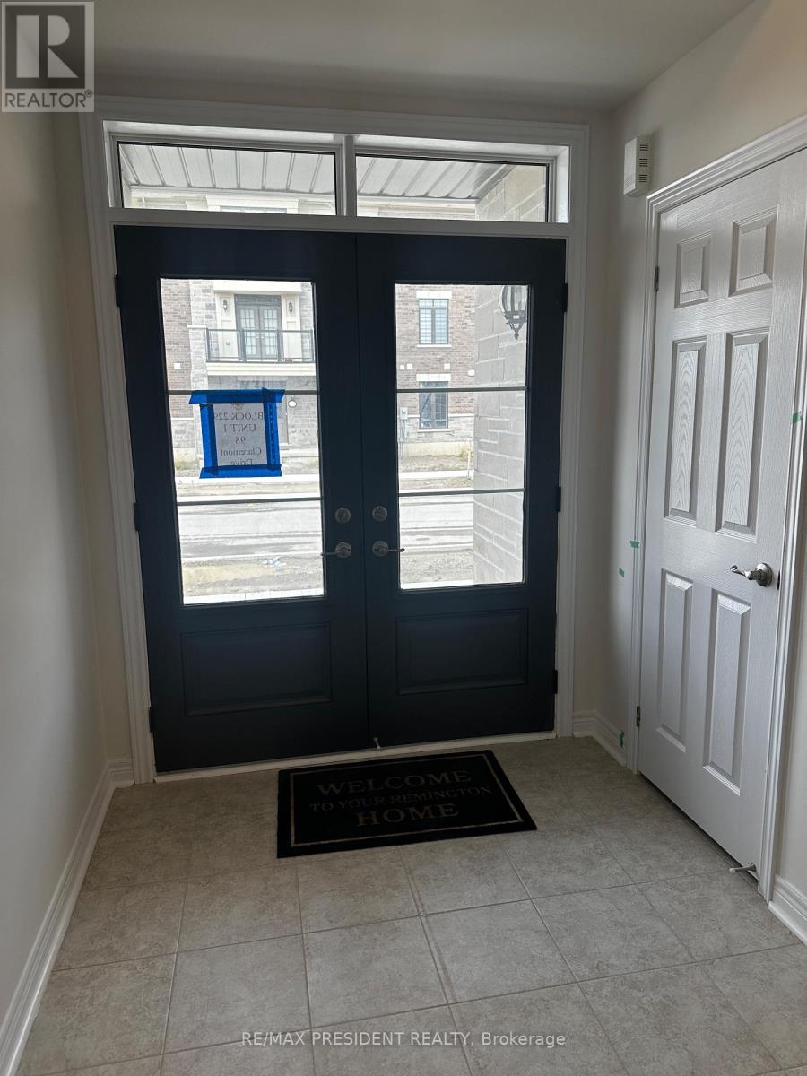 98 Claremont Road, Brampton, Ontario  L6R 4E6 - Photo 6 - W12474760