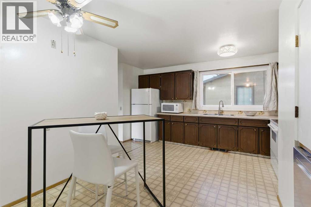 204 Martell Road Ne, Calgary, Alberta  T2A 2X1 - Photo 9 - A2265928