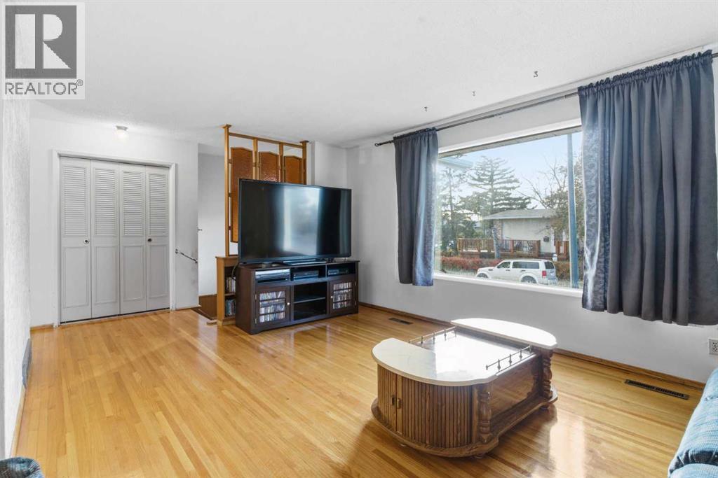 204 Martell Road Ne, Calgary, Alberta  T2A 2X1 - Photo 6 - A2265928