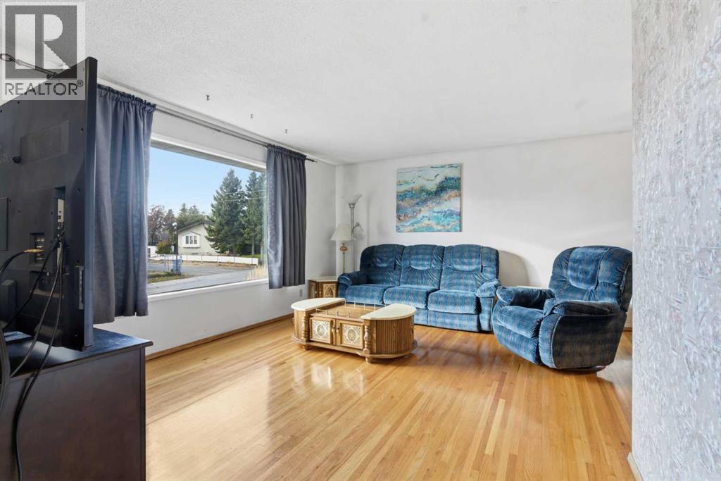 204 Martell Road Ne, Calgary, Alberta  T2A 2X1 - Photo 5 - A2265928