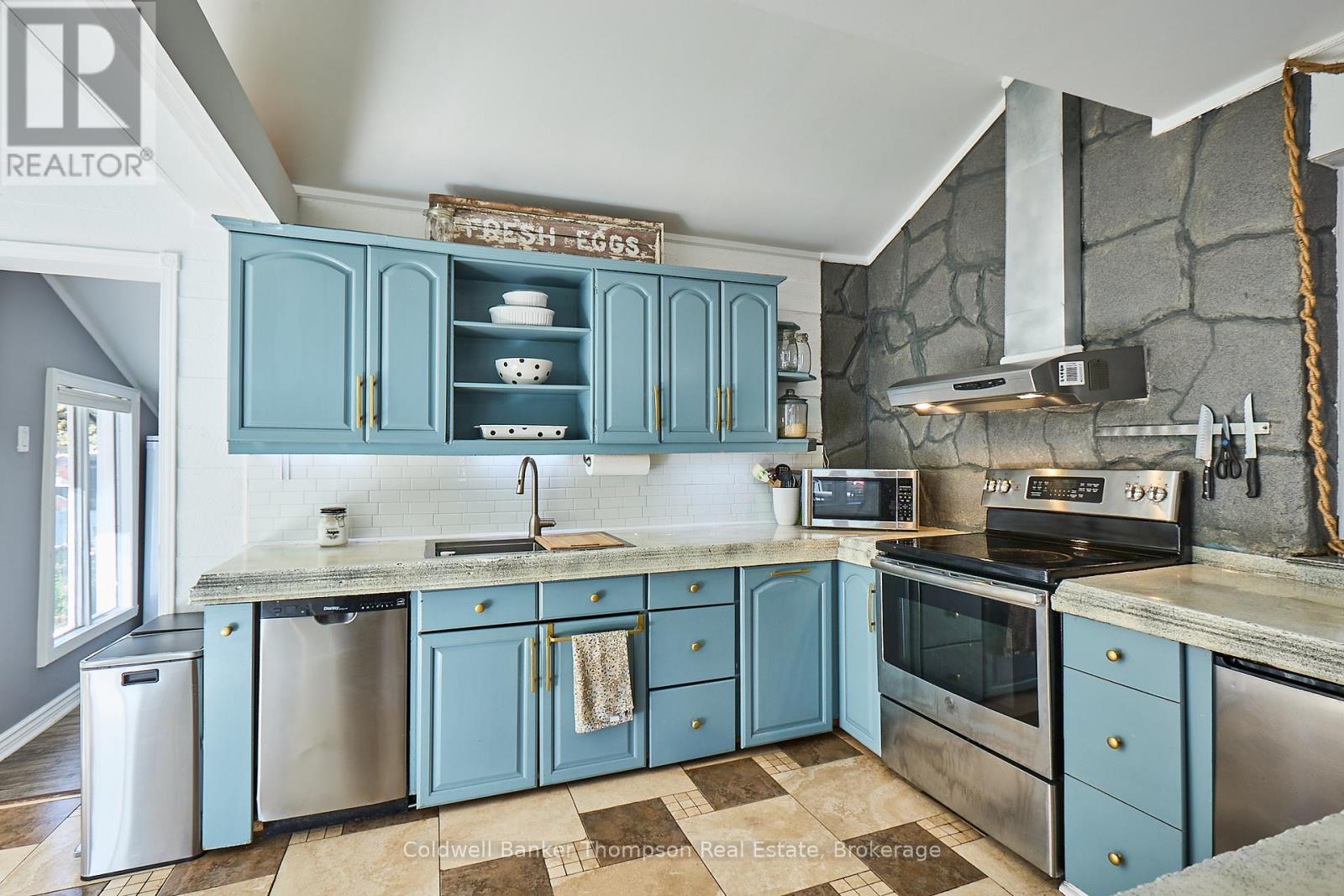 322 Balsam Chutes Road, Huntsville, Ontario  P0B 1L0 - Photo 11 - X12476436