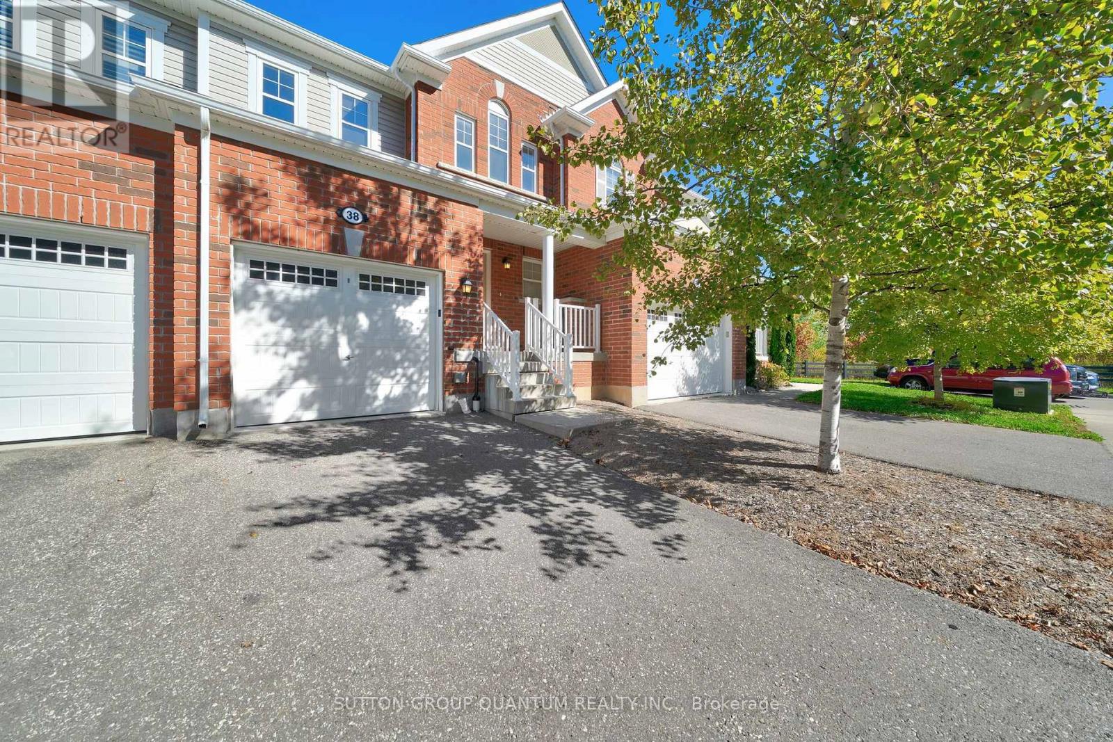 38 - 230 AVONSYDE BOULEVARD, Hamilton, Ontario