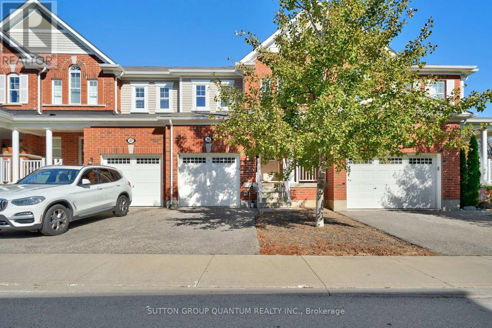 38 - 230 Avonsyde Boulevard, Hamilton, Ontario  L8B 1T9 - Photo 2 - X12476189