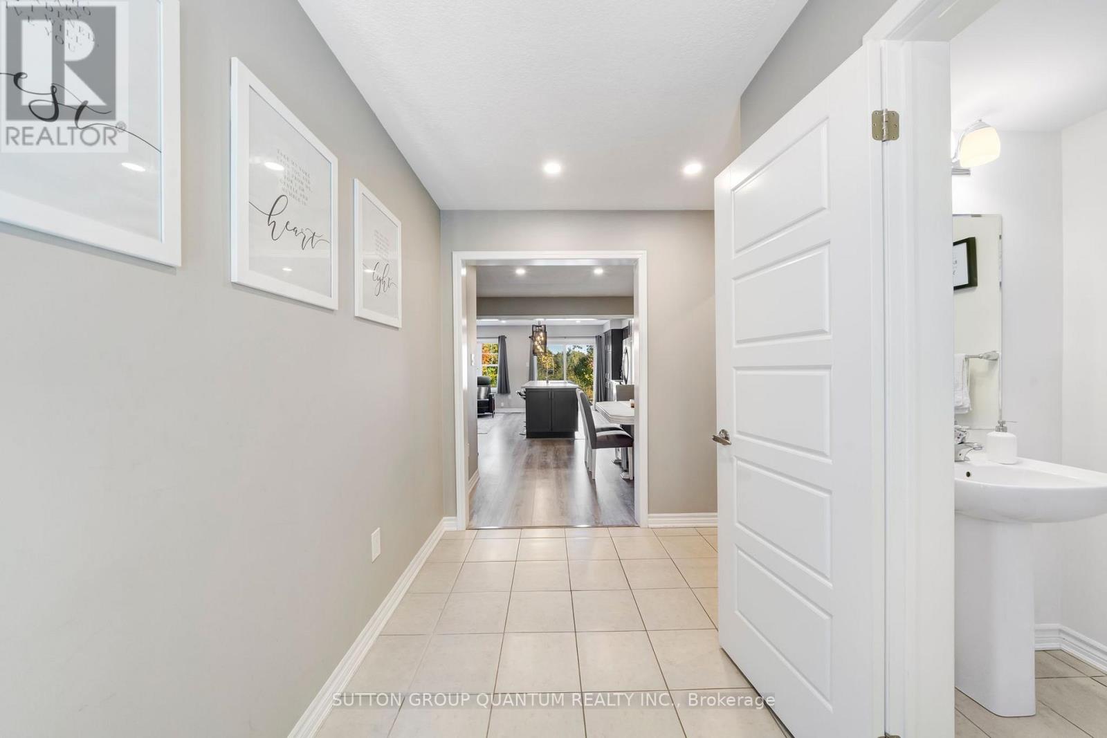 38 - 230 Avonsyde Boulevard, Hamilton, Ontario  L8B 1T9 - Photo 4 - X12476189