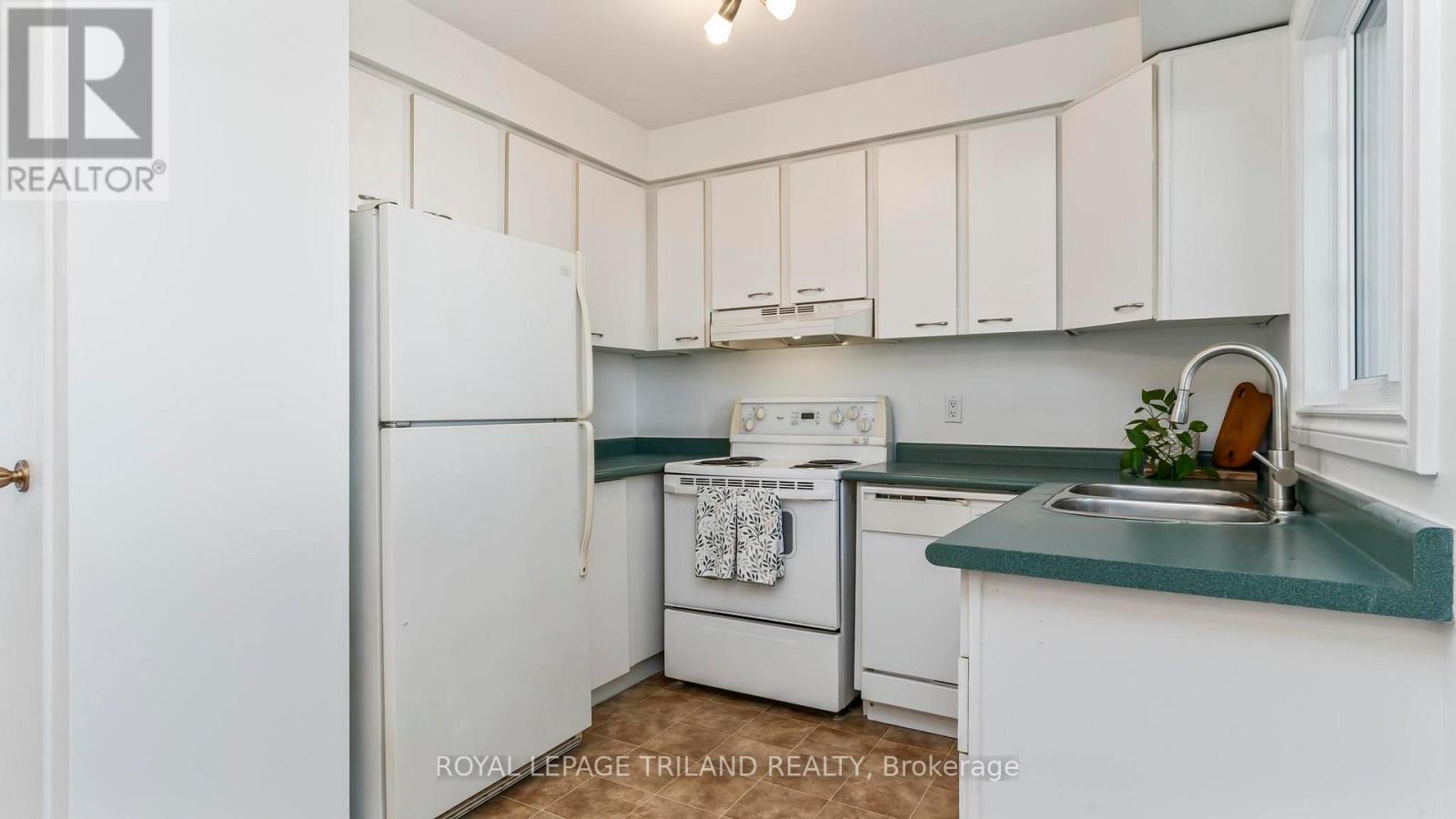 40 - 320 Westminster Avenue, London South, Ontario  N6C 5H5 - Photo 12 - X12476403