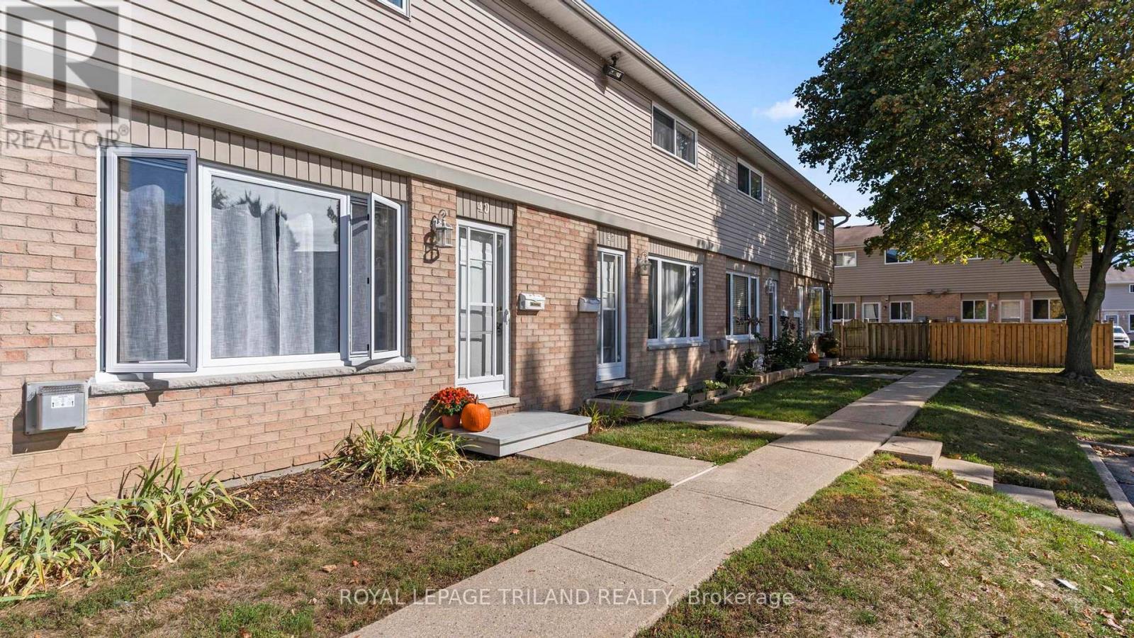 40 - 320 Westminster Avenue, London South, Ontario  N6C 5H5 - Photo 4 - X12476403