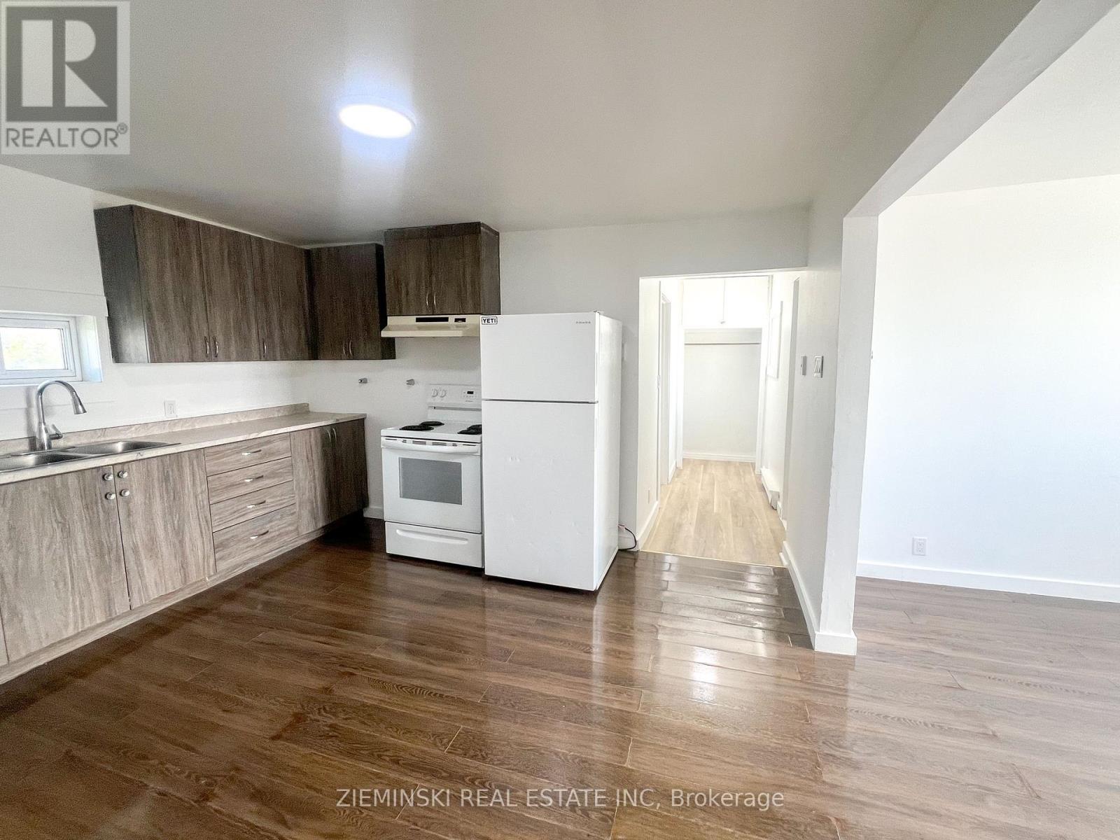 B - 310 Ninth Avenue, Cochrane, Ontario  P0L 1C0 - Photo 2 - T12476422