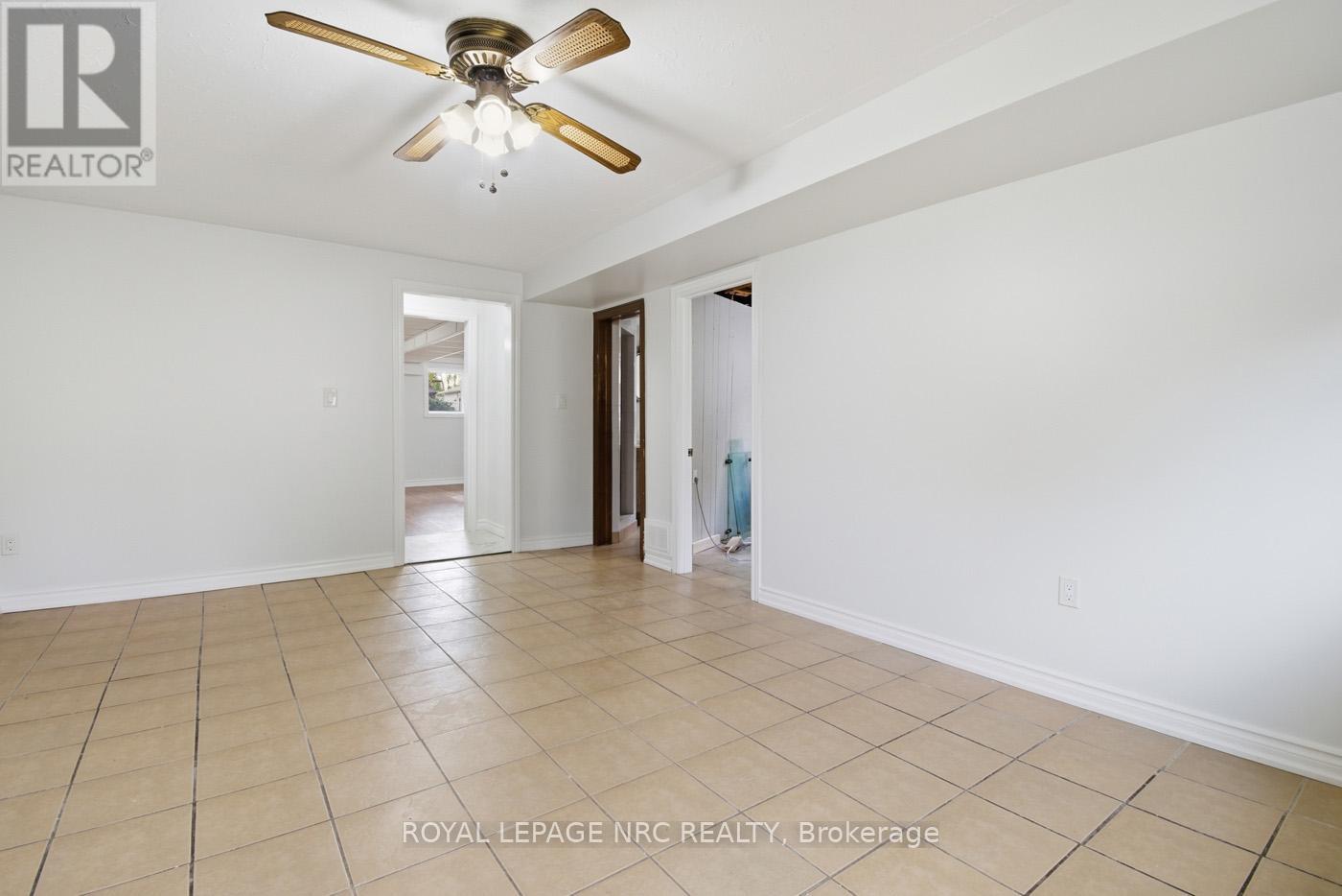 4448 Meadowvale Drive, Niagara Falls (Morrison), Ontario  L2E 5W9 - Photo 22 - X12475856