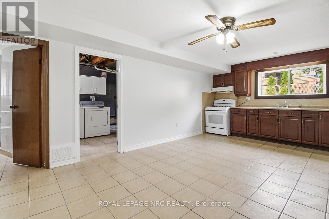 4448 Meadowvale Drive, Niagara Falls (Morrison), Ontario  L2E 5W9 - Photo 23 - X12475856