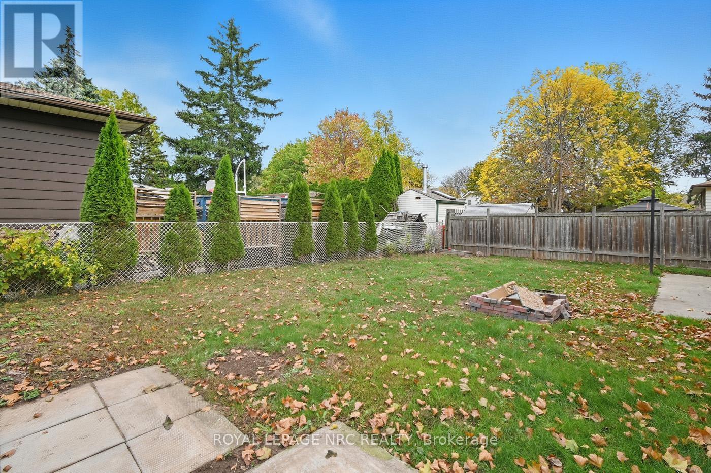 4448 Meadowvale Drive, Niagara Falls (Morrison), Ontario  L2E 5W9 - Photo 27 - X12475856