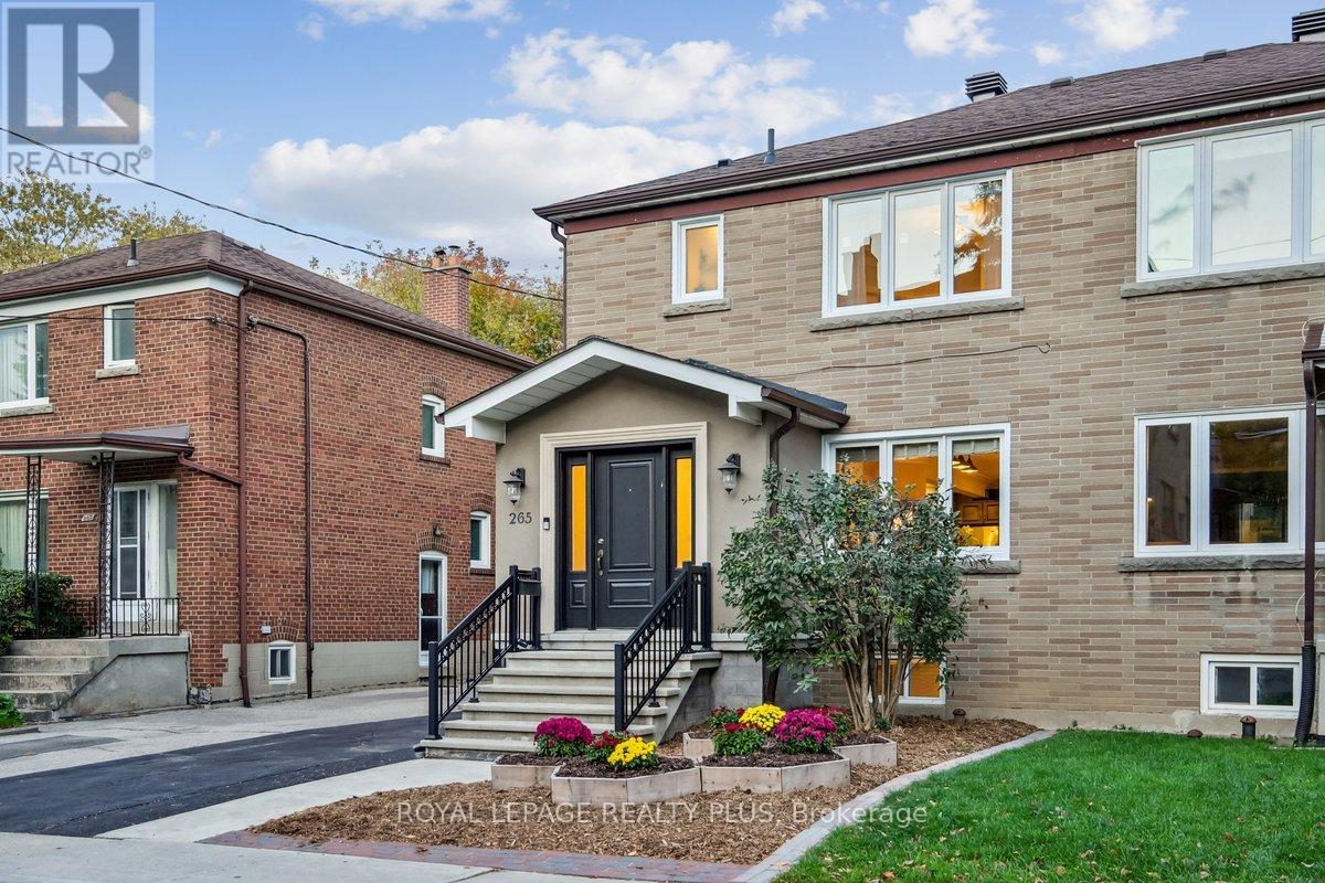 265 Winnett Avenue, Toronto (Humewood-Cedarvale), Ontario  M6C 3L8 - Photo 3 - C12475984