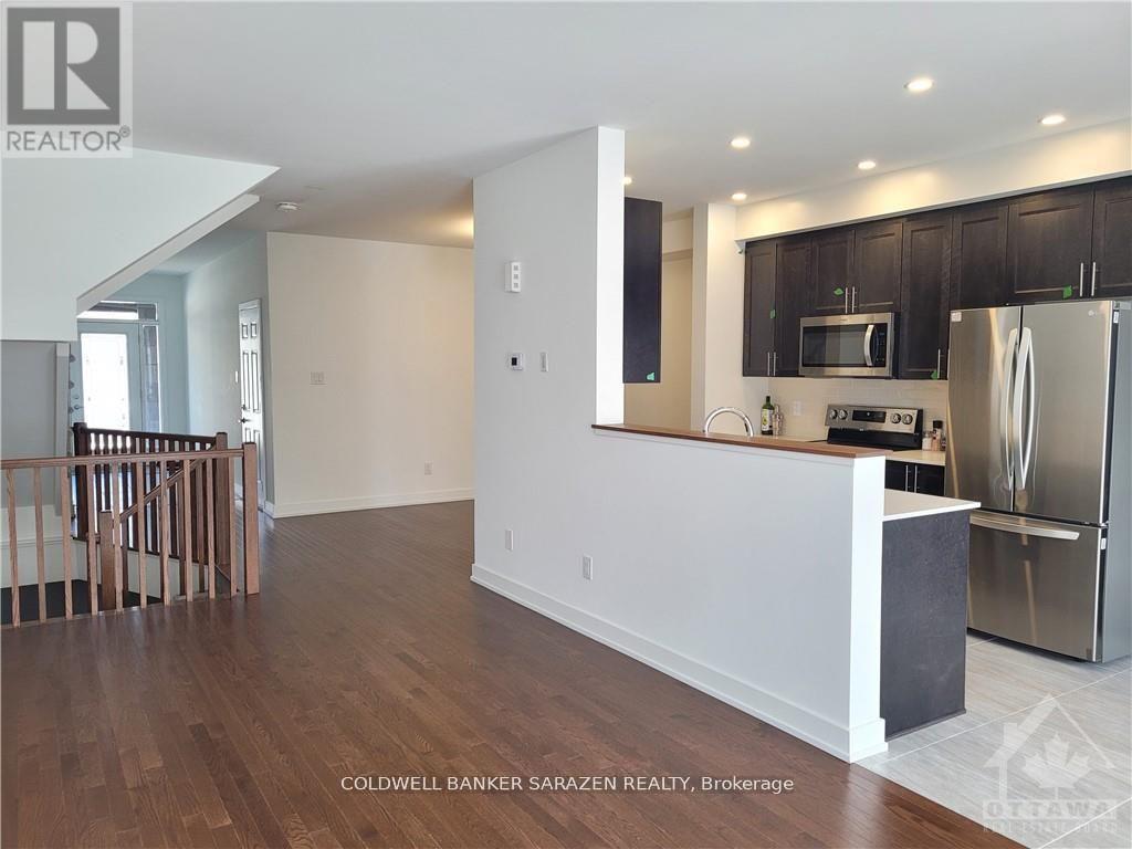 22 Nettle Crescent, Ottawa, Ontario  K1T 0W8 - Photo 4 - X12476404