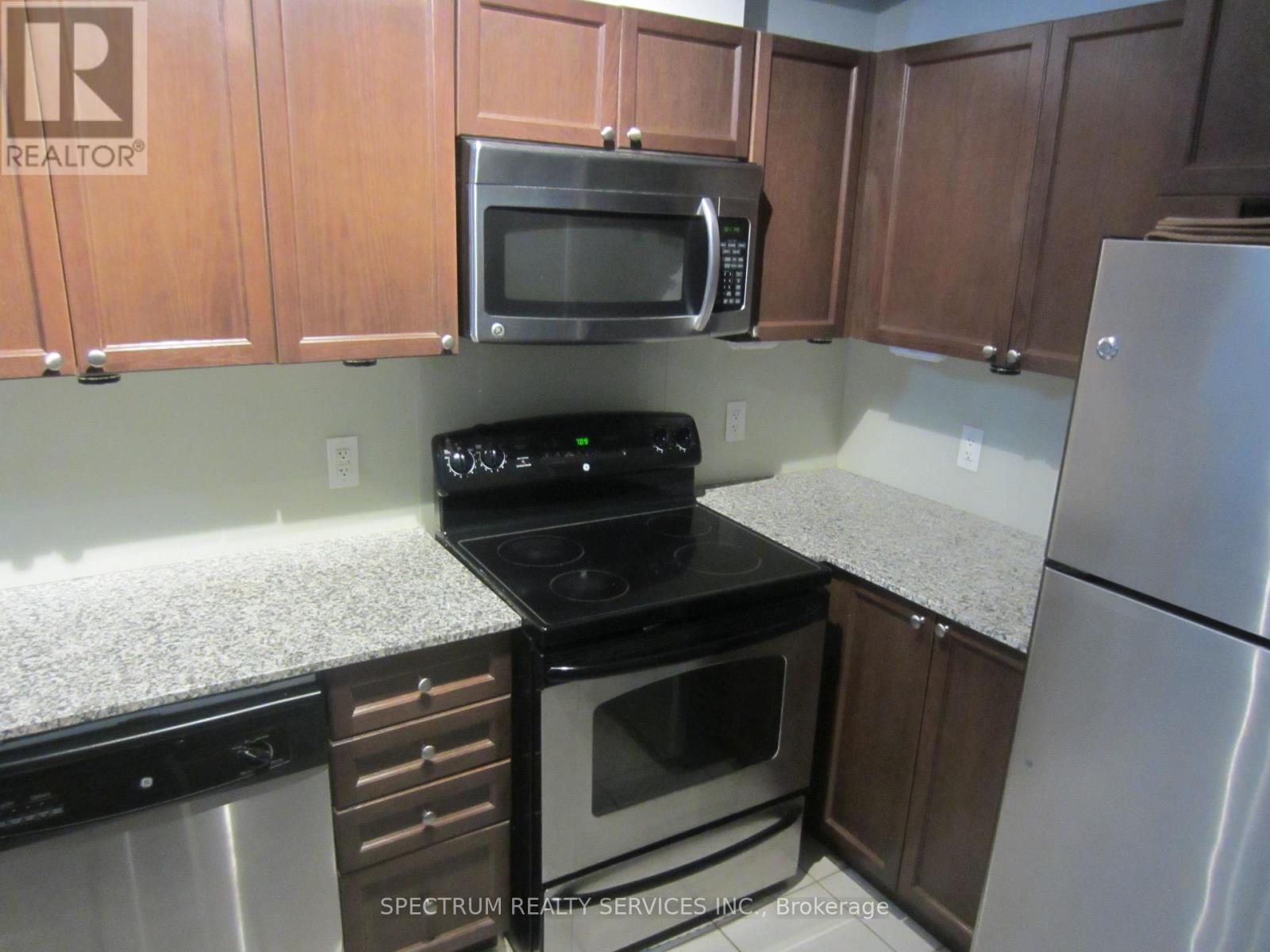 319 - 3865 Lake Shore Boulevard, Toronto, Ontario  M8W 0A2 - Photo 29 - W12476203